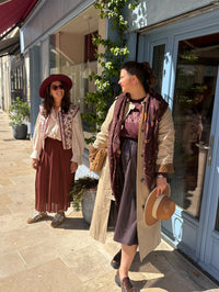 Look automnal jupe anais, blouse emy et gilet chloé. Disponible au cerf volant auxerre