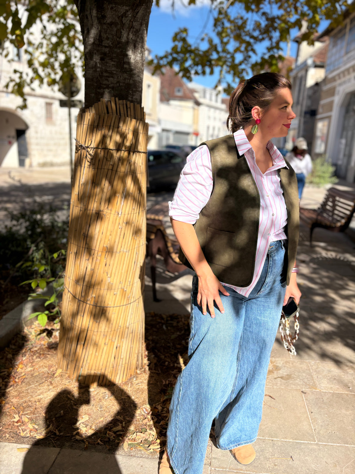 chemise femme, manches longues, jean large, veste sans manches kaki, auxerre, concept store, au cerf volant auxerre